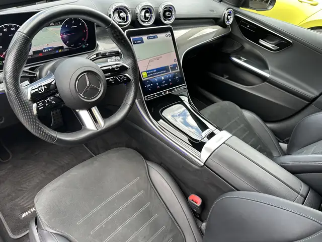 Mercedes-Benz 220 view 10