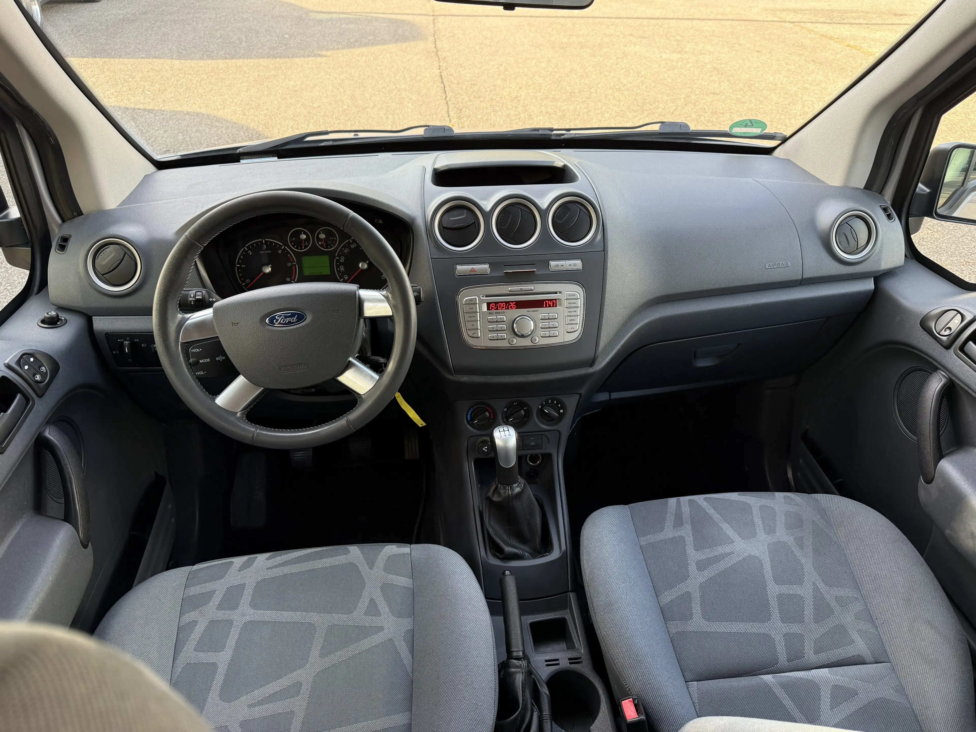 Ford Tourneo Connect Ford Tourneo Connect 1.8TDCI*EU5*Klima/5-Sitzer — photo 12