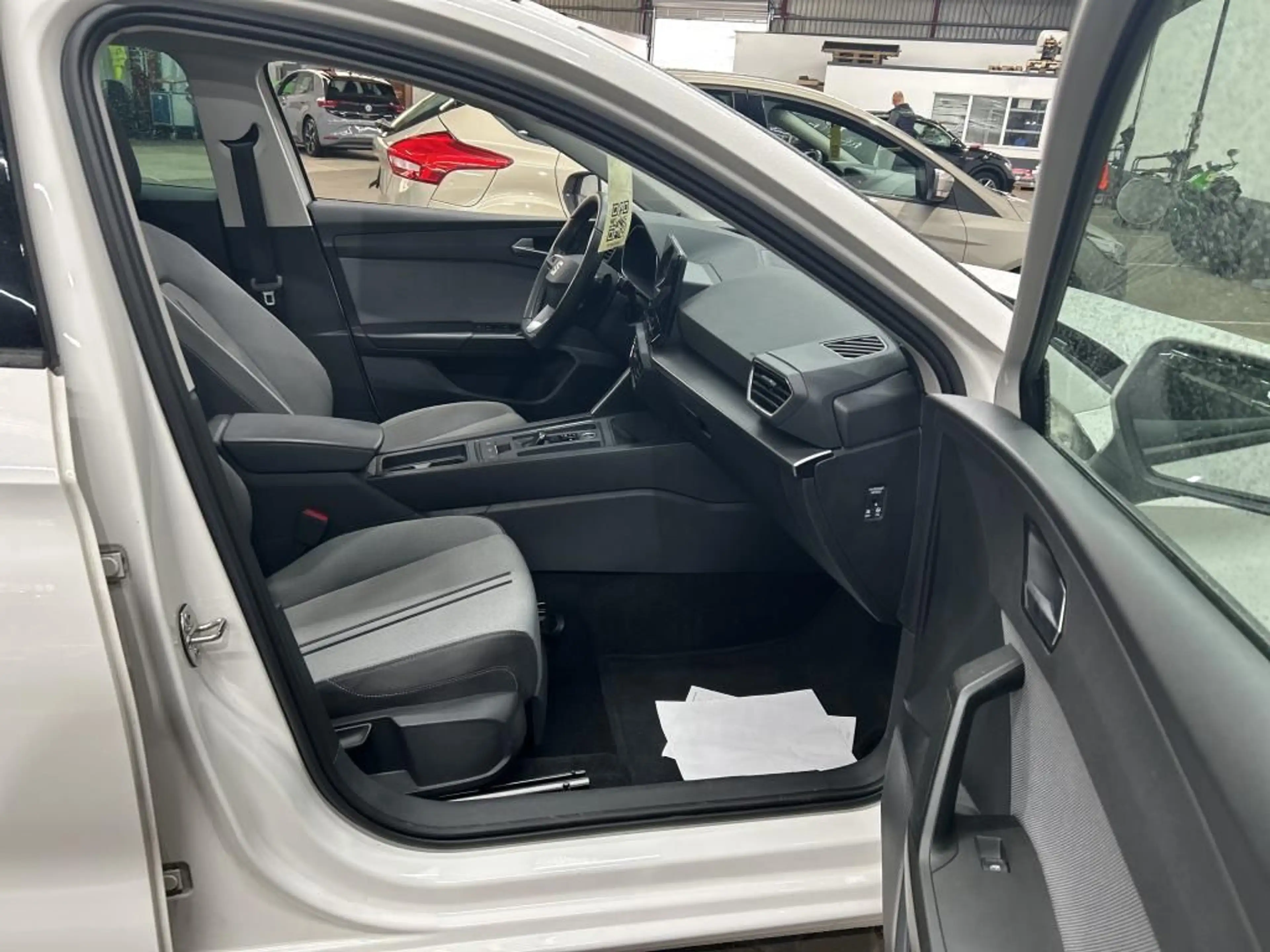 SEAT Leon Sportstourer 2.0 TDI Style LED/Pano/SHZ/Kam — photo 5