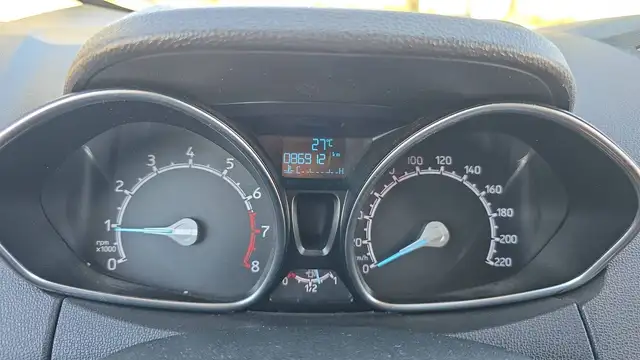 Ford Ecosport view 12