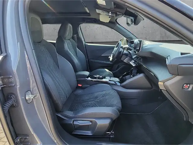 Peugeot 2008 view 13