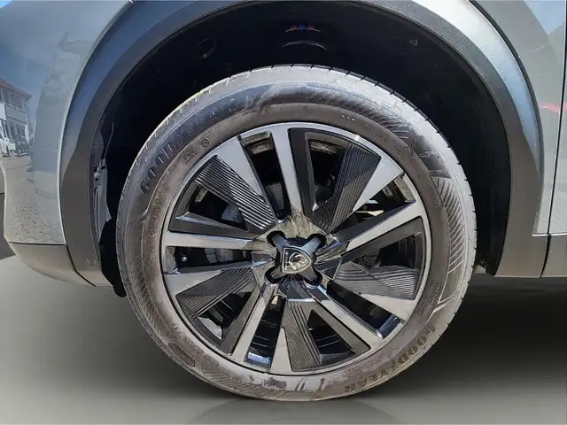 Peugeot 2008 view 11