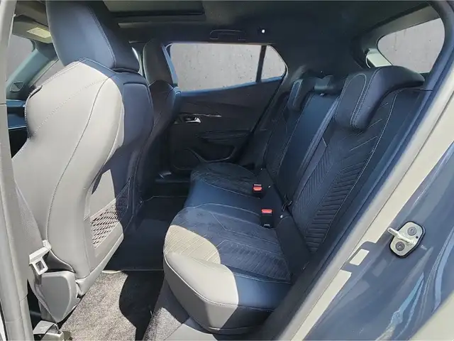Peugeot 2008 view 8
