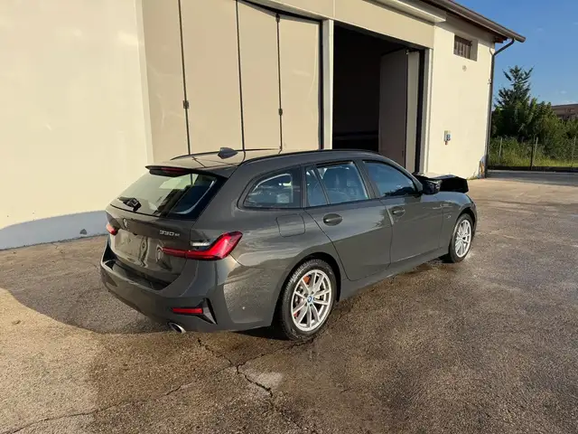 BMW 330 330e Touring Business Advantage auto INCIDENTATA