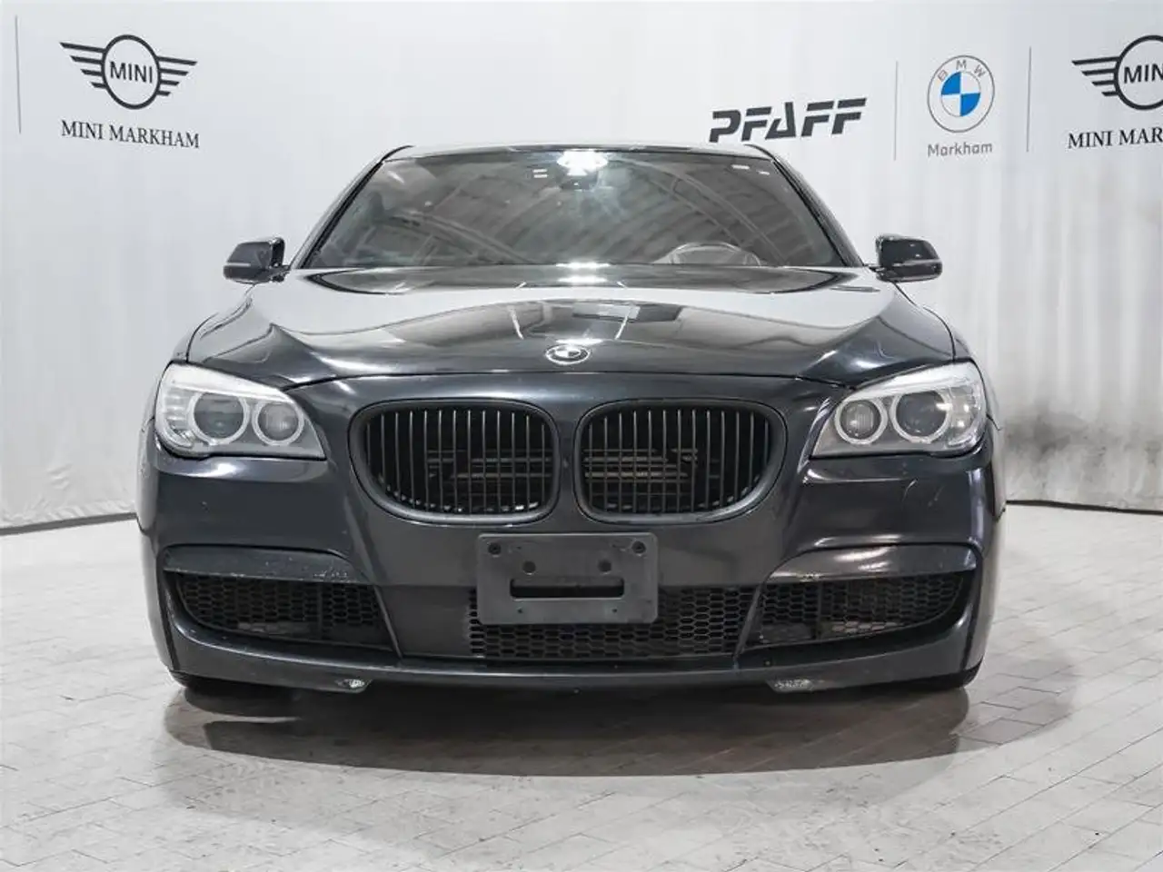 BMW 7 Series снимка BMW 7 Series