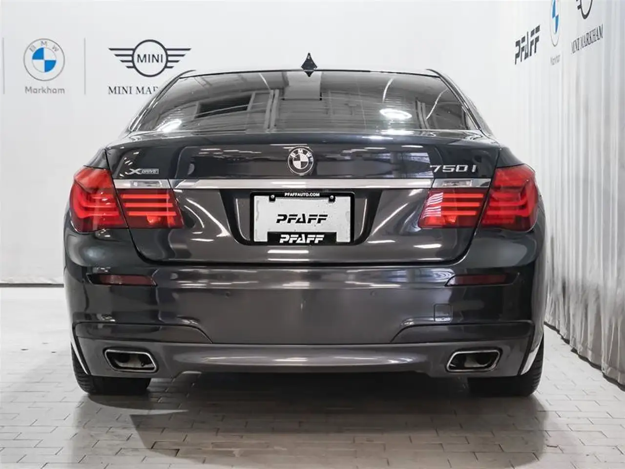 BMW 7 Series снимка BMW 7 Series
