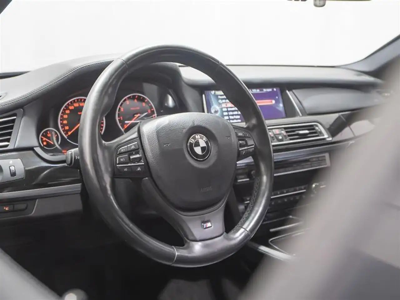 BMW 7 Series снимка BMW 7 Series