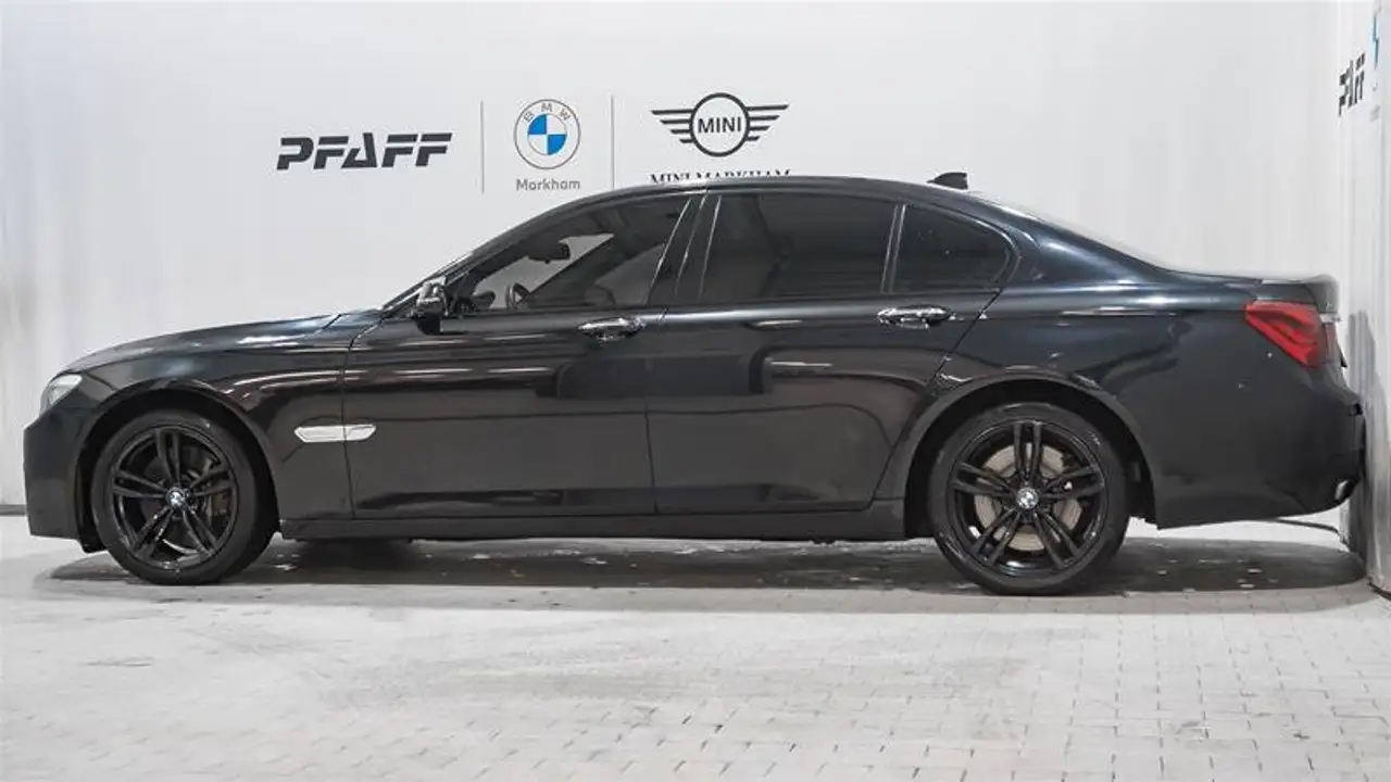 BMW 7 Series снимка BMW 7 Series