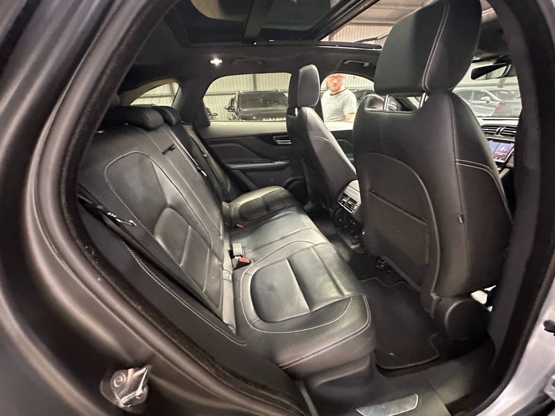 Jaguar F-Pace F-Pace 3.0 D V6 AWD R-Sport — photo 10