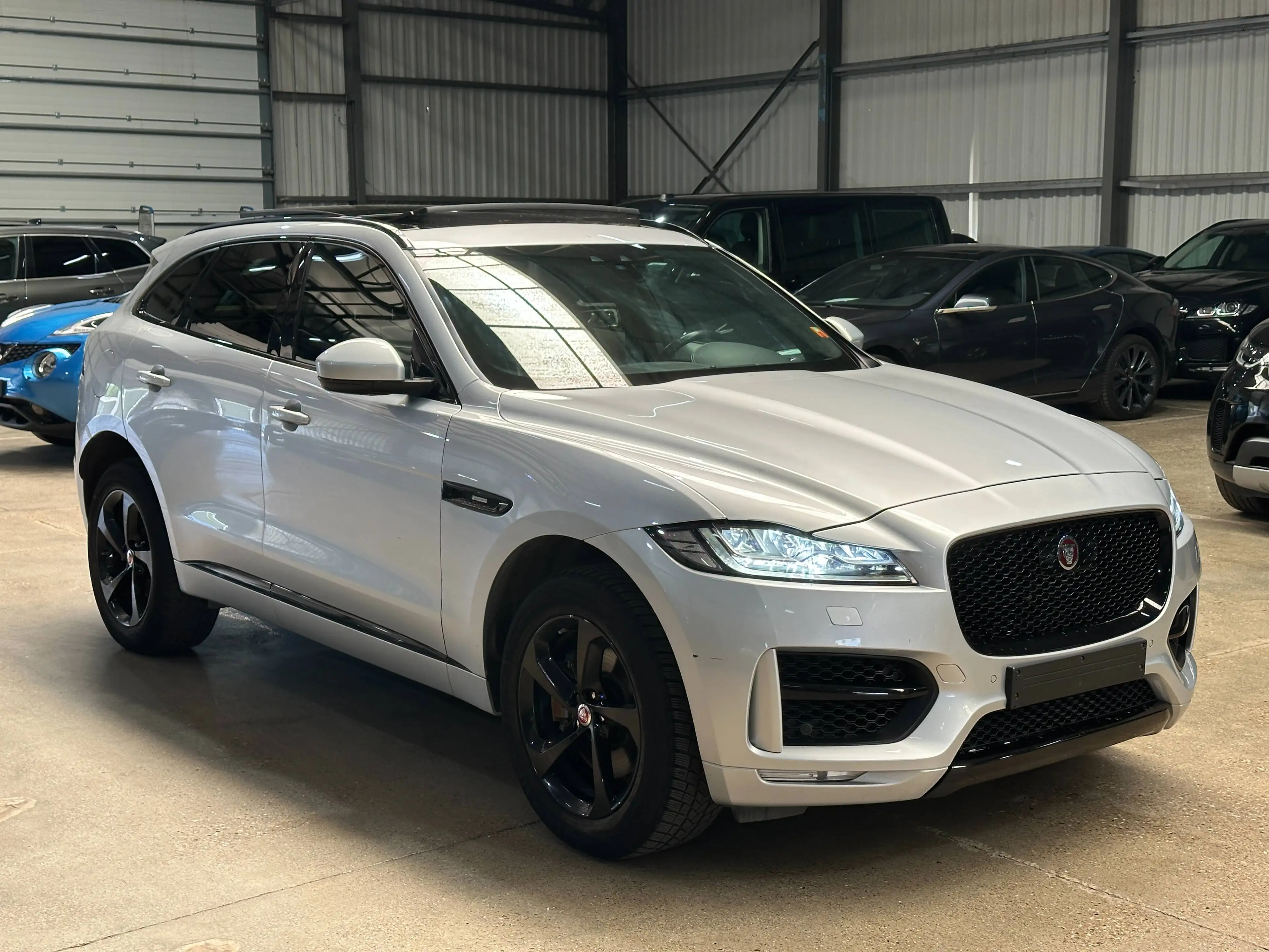 Jaguar F-Pace F-Pace 3.0 D V6 AWD R-Sport — photo 3