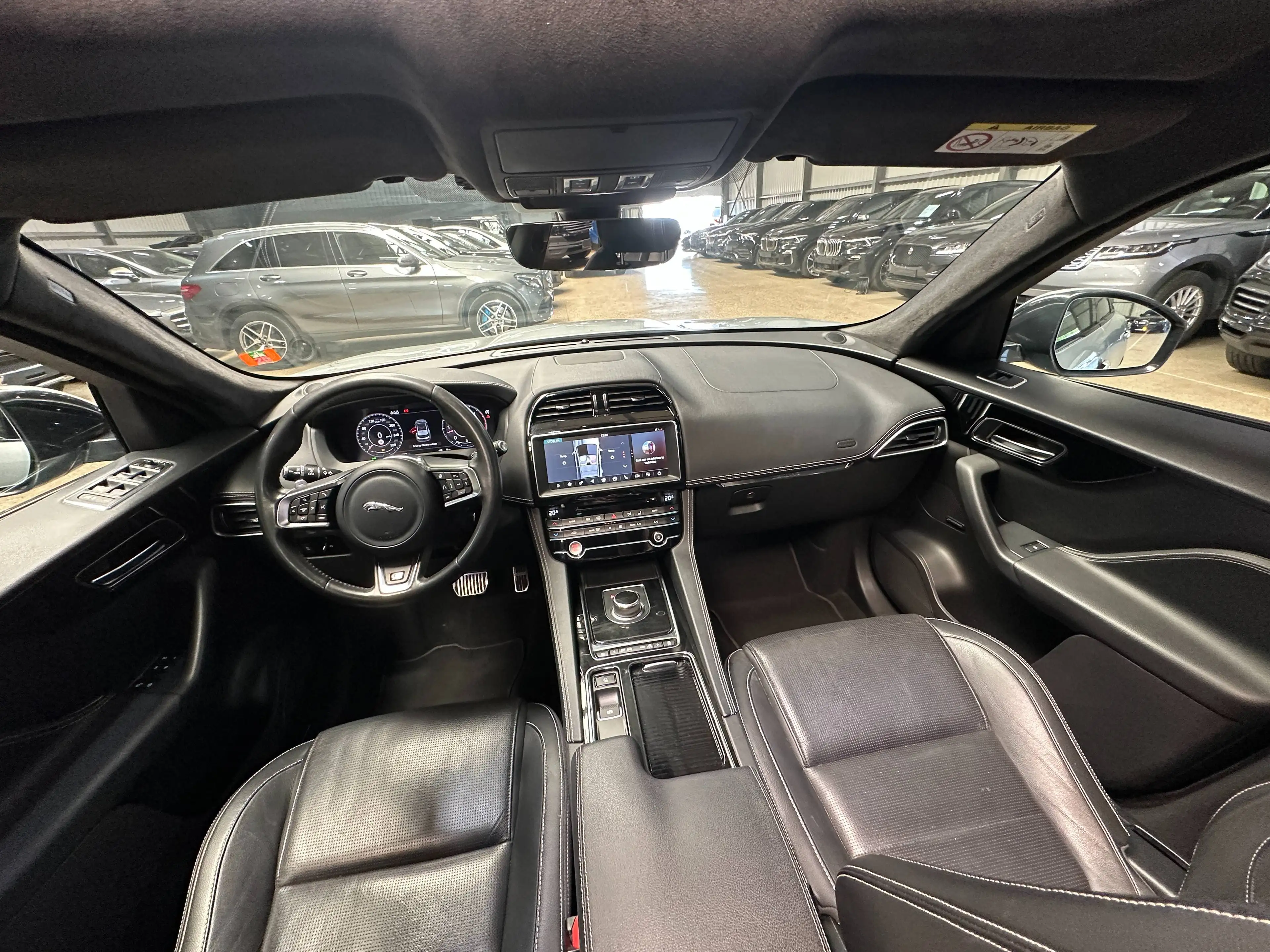 Jaguar F-Pace F-Pace 3.0 D V6 AWD R-Sport — photo 13