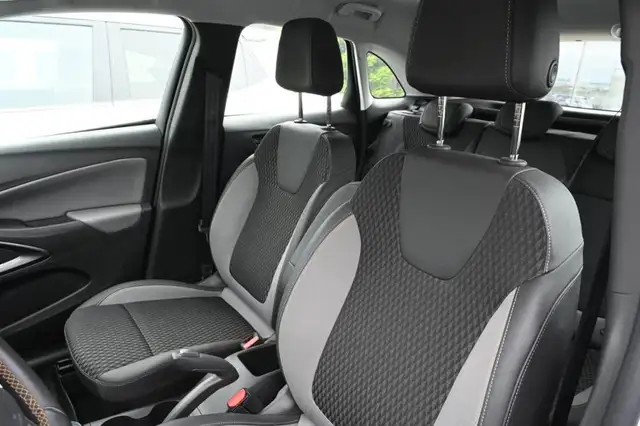 Opel Crossland X view 9