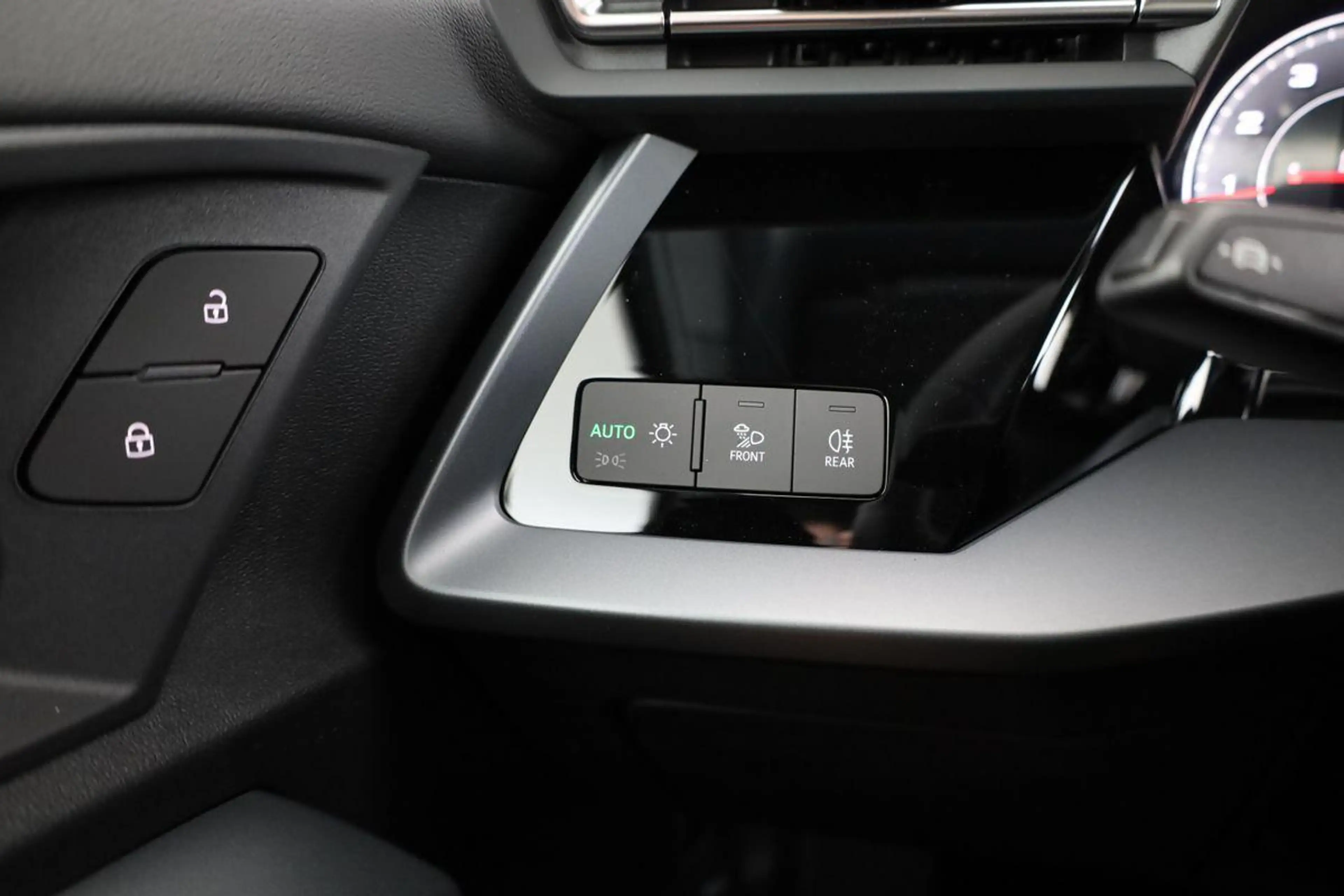 Audi A3 Sportback TFSI quattro 150 kW S line S-LINE, Na... — photo 8