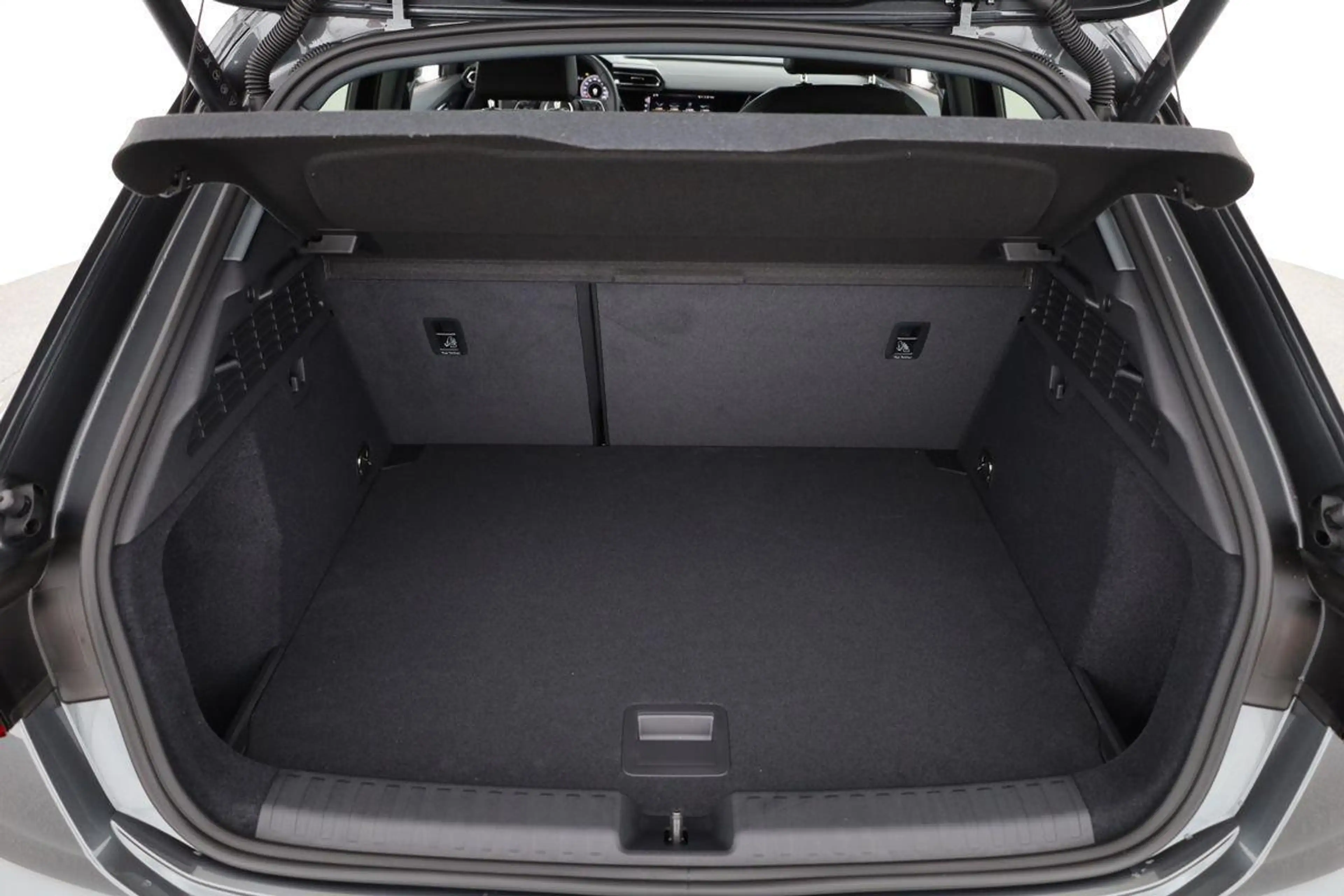 Audi A3 Sportback TFSI quattro 150 kW S line S-LINE, Na... — photo 12