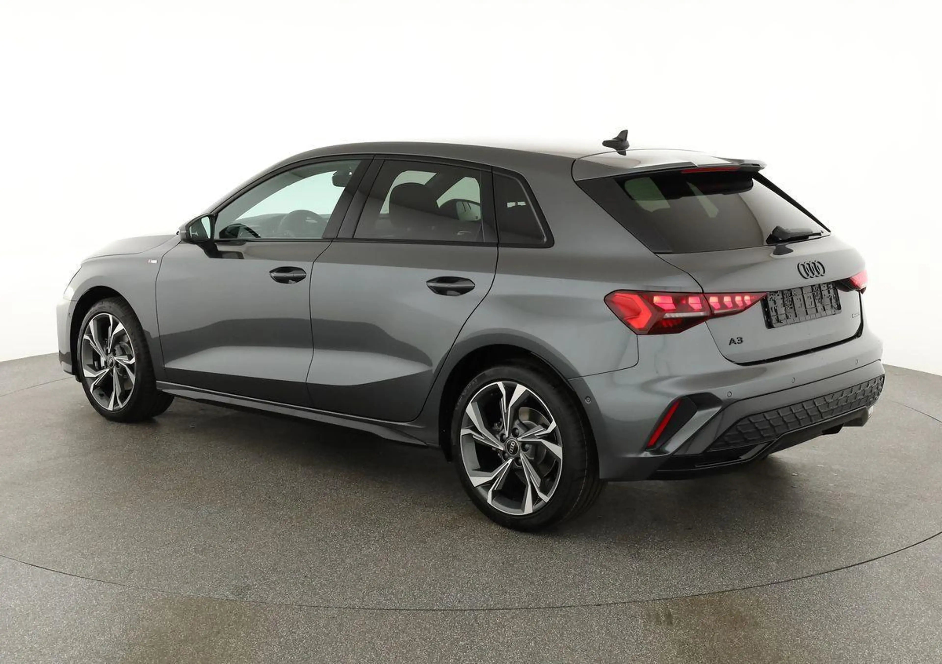 Audi A3 Sportback TFSI quattro 150 kW S line S-LINE, Na... — photo 3