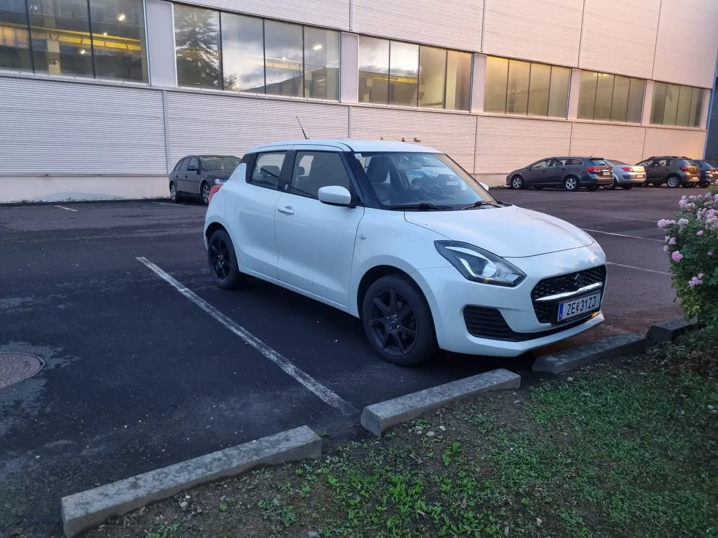 Suzuki Swift 1,2 Hybrid DualJet Flash - 2