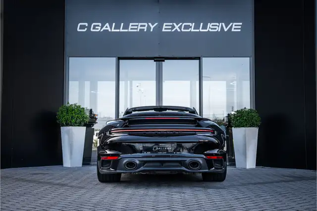 Porsche 992 view 7