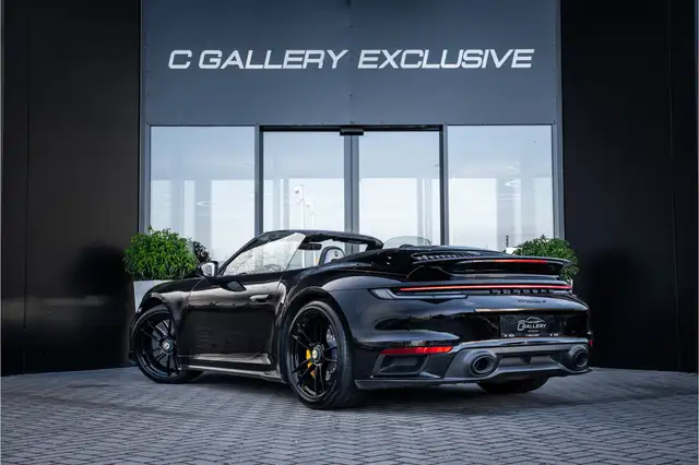Porsche 992 view 6