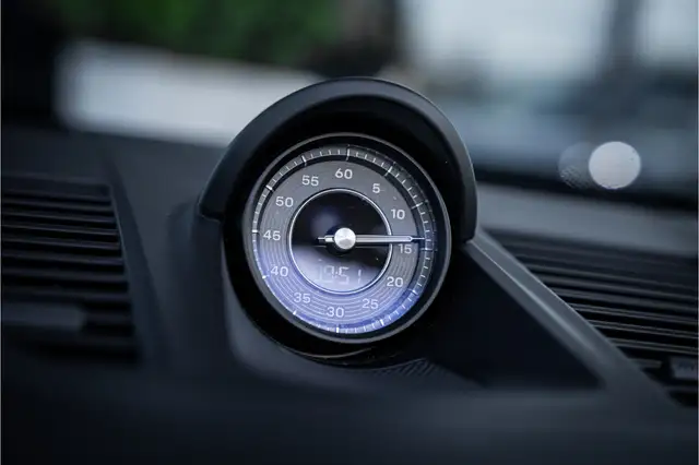 Porsche 992 view 15
