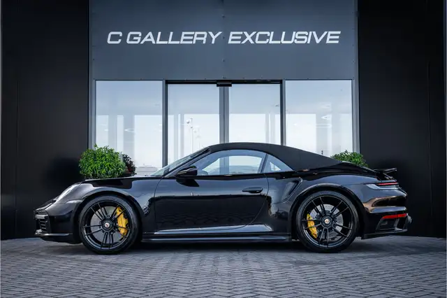 Porsche 992 view 5