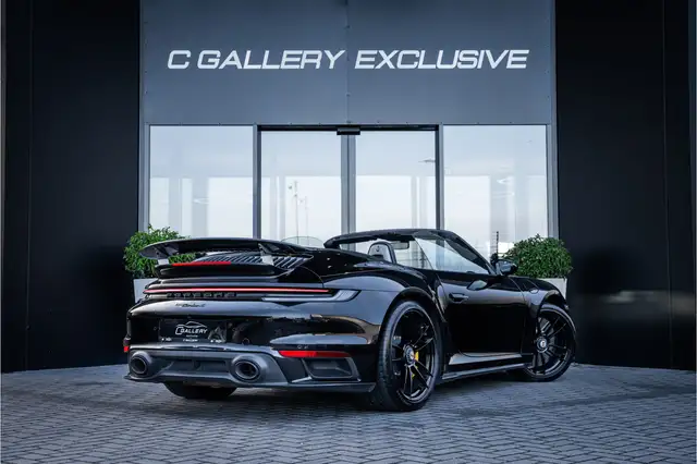 Porsche 992 view 8