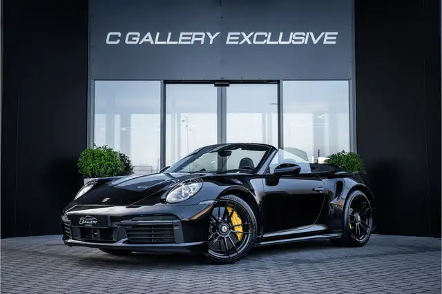 Porsche 992 view 3