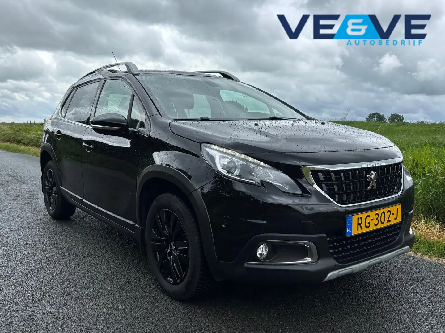 Peugeot 2008 1.2 PureTech Allure Noir - 1