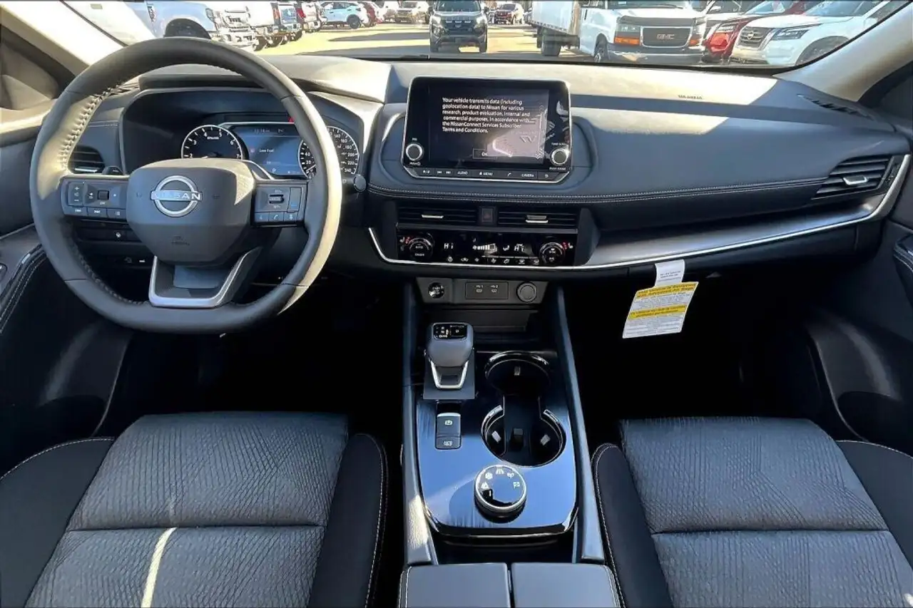 Nissan Rogue снимка Nissan Rogue