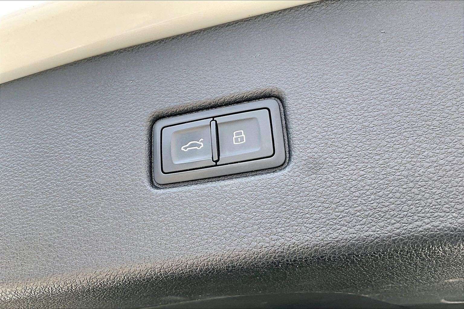 2022 Audi SQ5 quattro | AWD | Apple | Android | LOADED! | 3,000 cc 6 cyl thumb 19