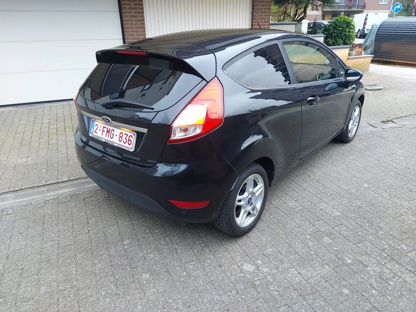 Ford Fiesta Fiesta 1.0 EcoBoost Titanium S/S Zwart - 2