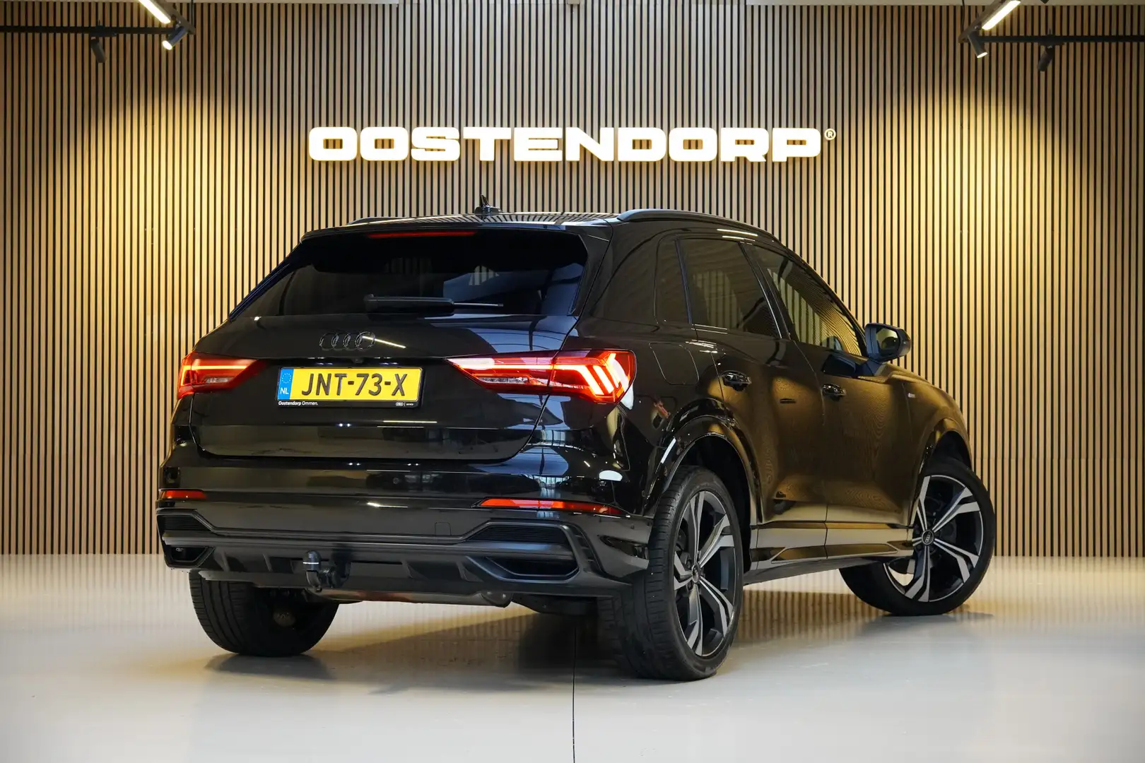 Audi Q3 45 TFSIe/245pk S-Line Blackstyle|2022|Leer|20"LMV| Zwart - 2