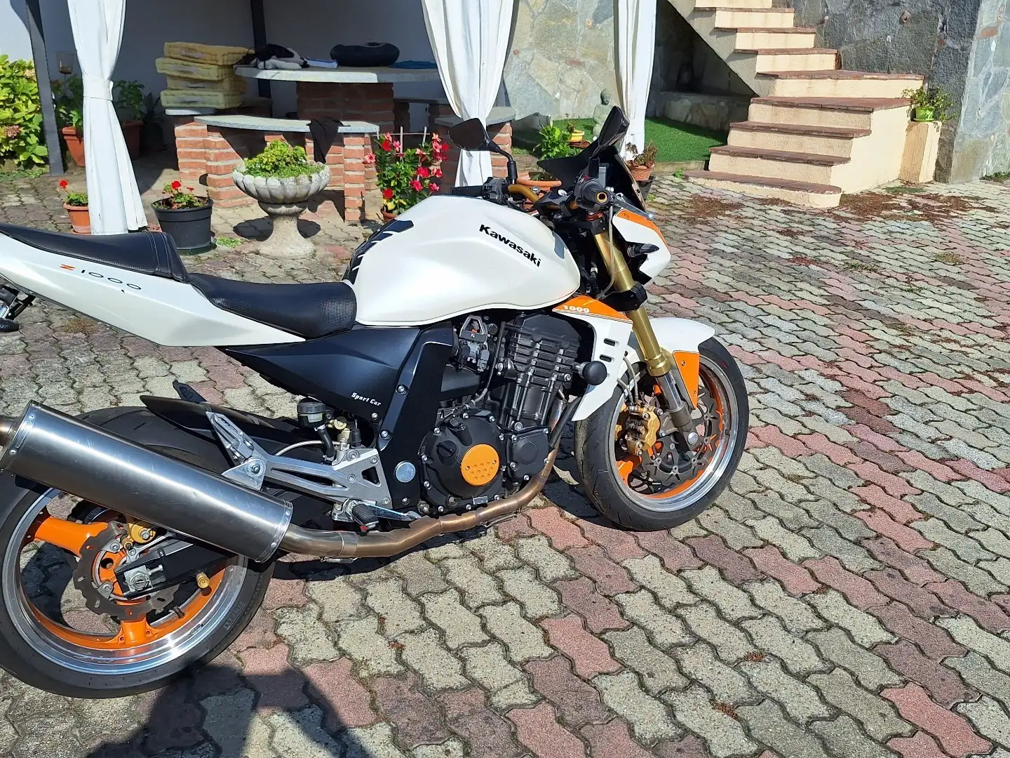 Kawasaki Z 1000 Bílá - 2