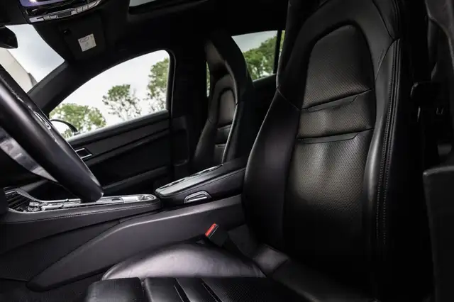 Porsche Panamera view 4
