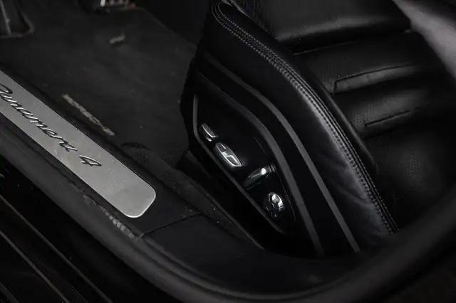 Porsche Panamera view 22