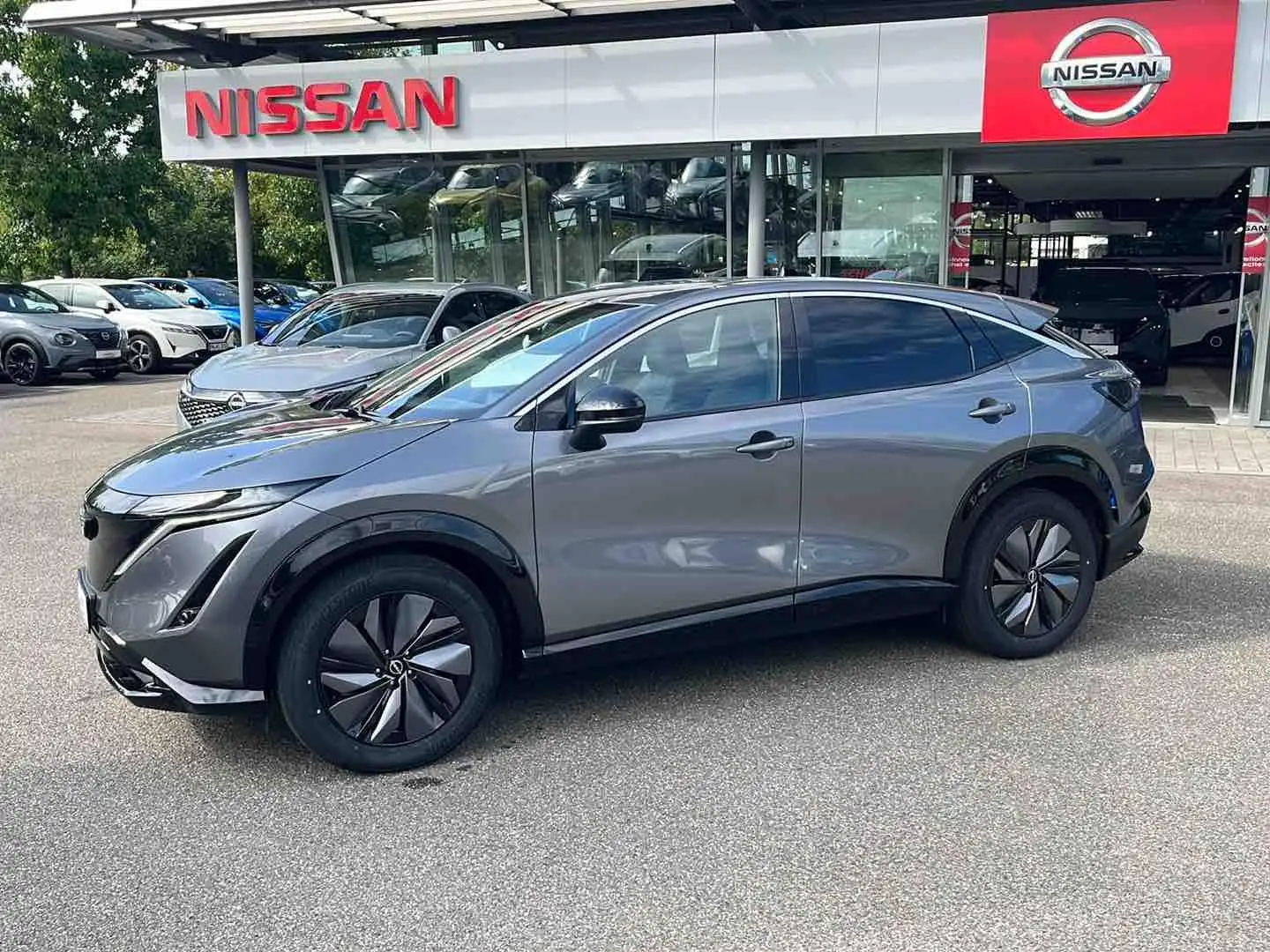 Nissan Ariya 87kwh Advance Pack Grau - 2