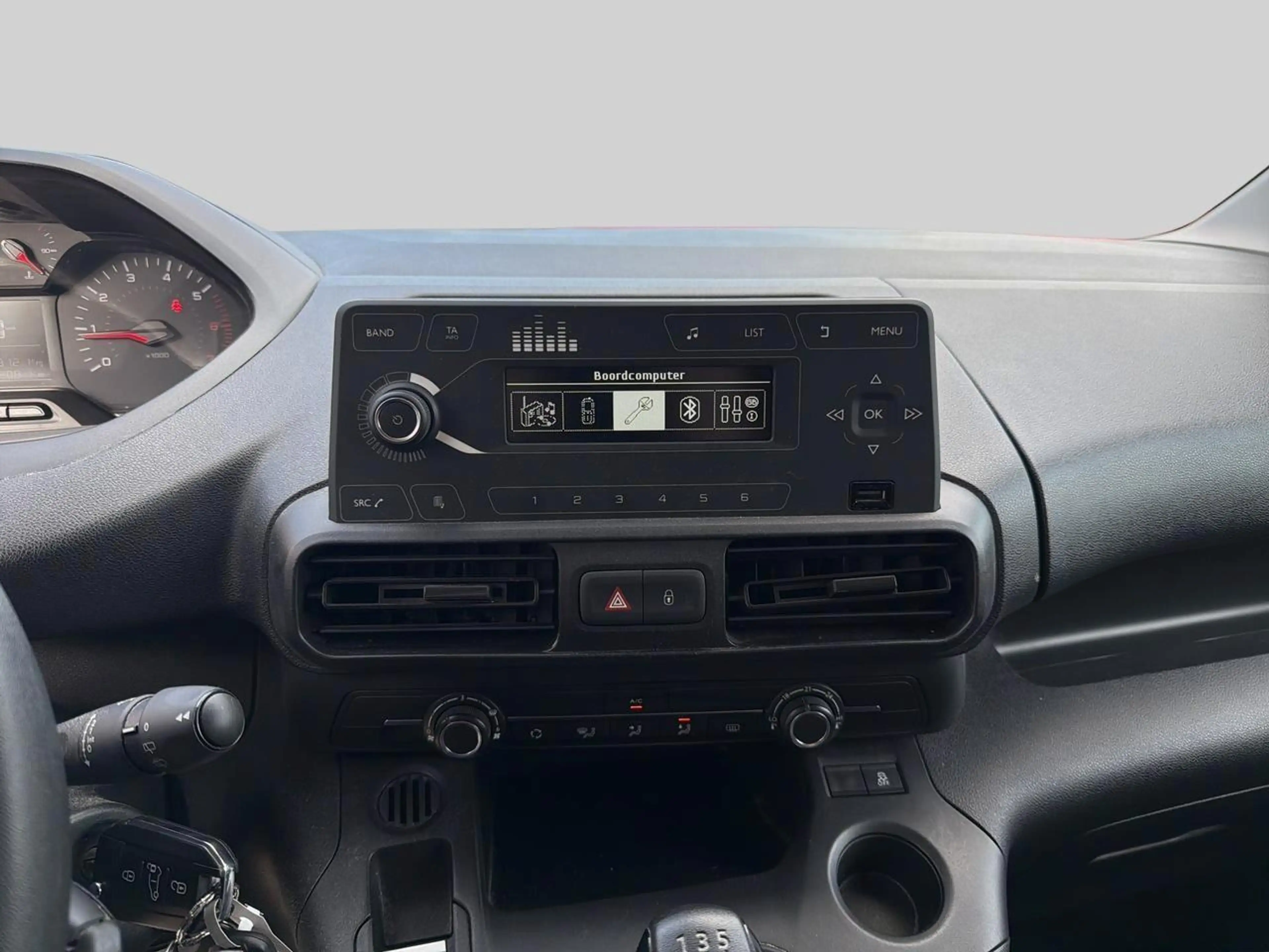 Peugeot Partner 1.6 BluHDi 120 L1H1 73kW S/S MSQ Premium — photo 11