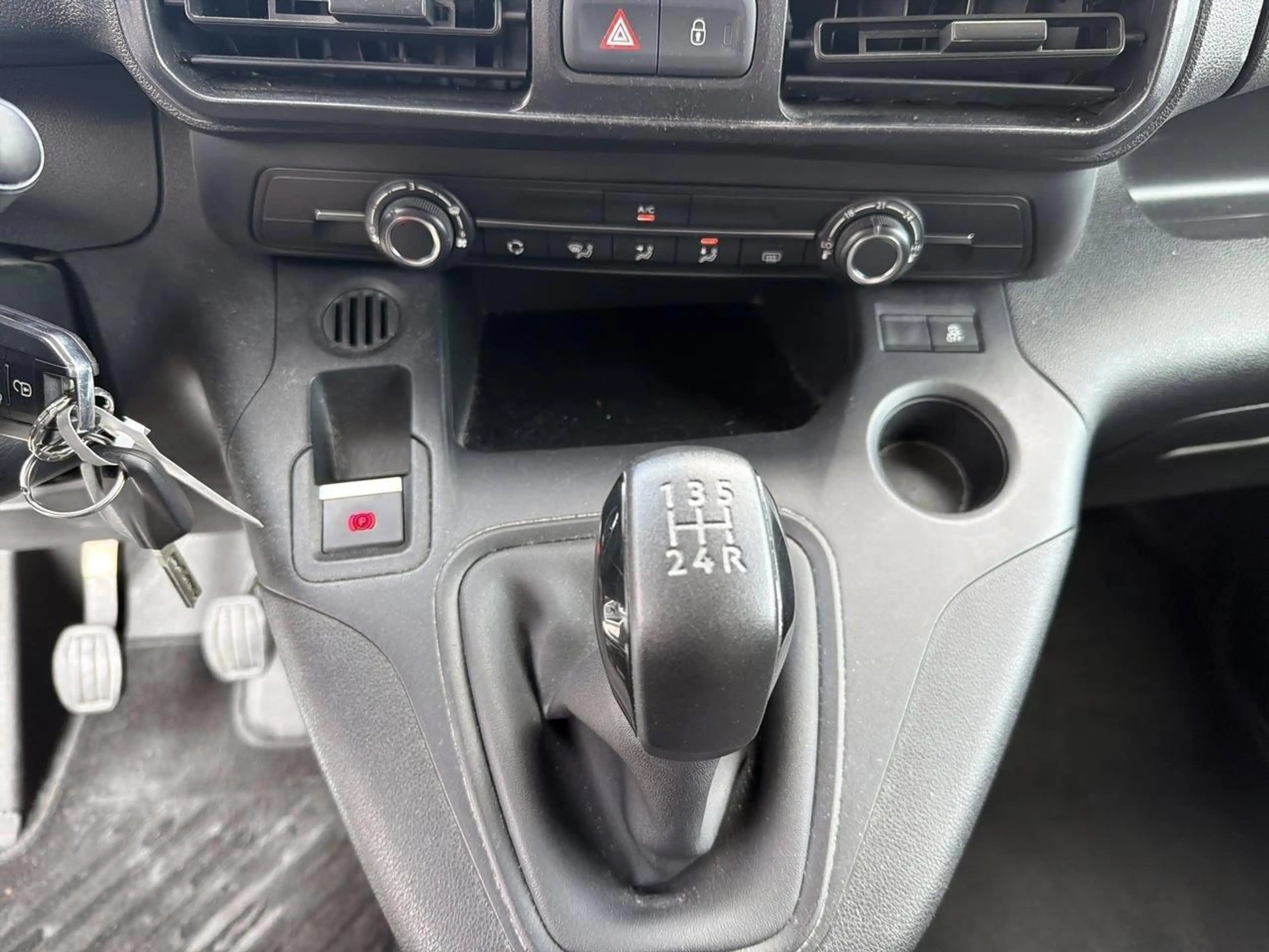 Peugeot Partner 1.6 BluHDi 120 L1H1 73kW S/S MSQ Premium — photo 12