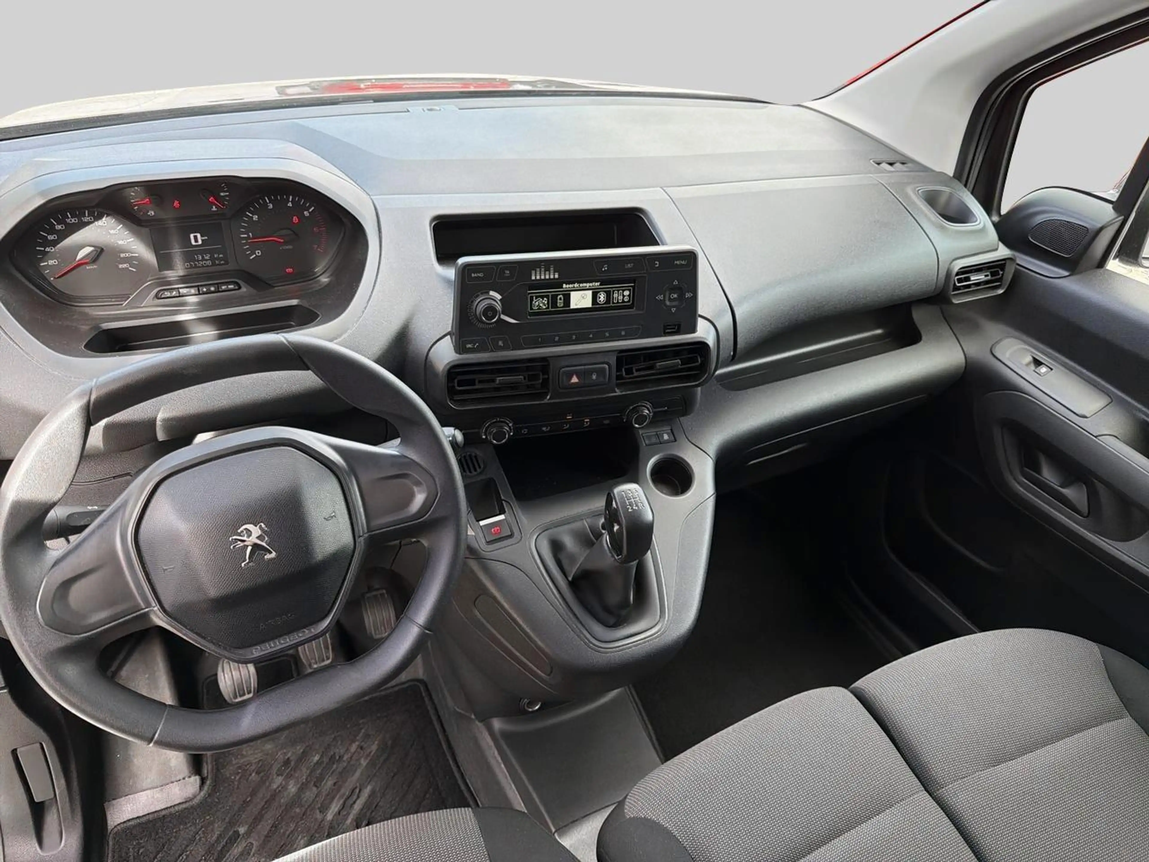 Peugeot Partner 1.6 BluHDi 120 L1H1 73kW S/S MSQ Premium — photo 13