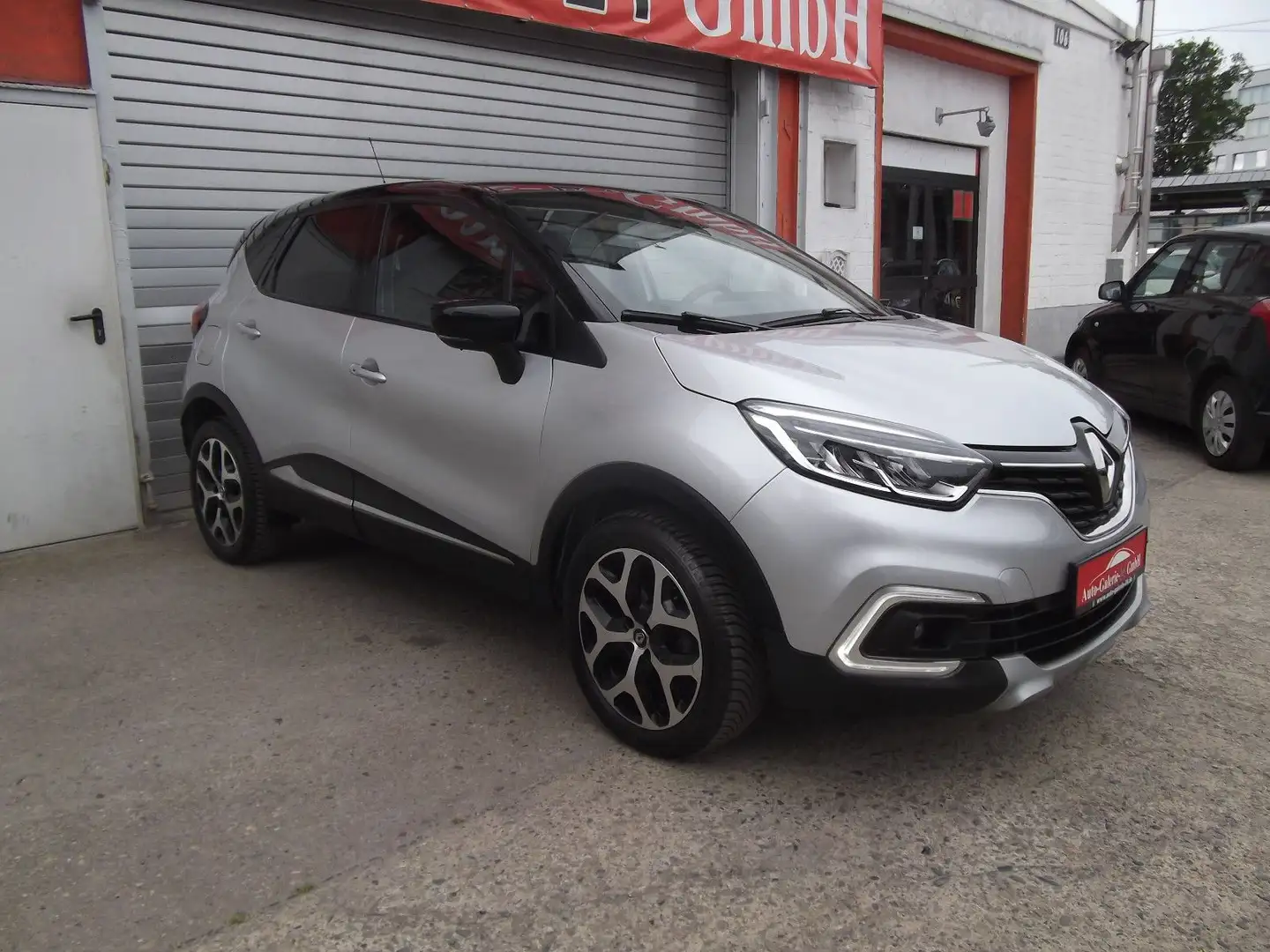 Renault Captur 1,2 Intens Automatik, Navigation Silver - 2