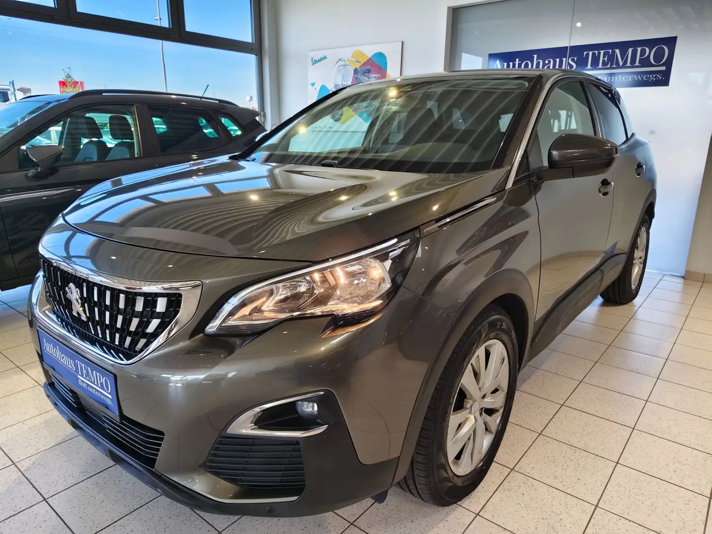 Peugeot 3008 1,6 BlueHDi 120 S&S EAT6 Active Grau - 2