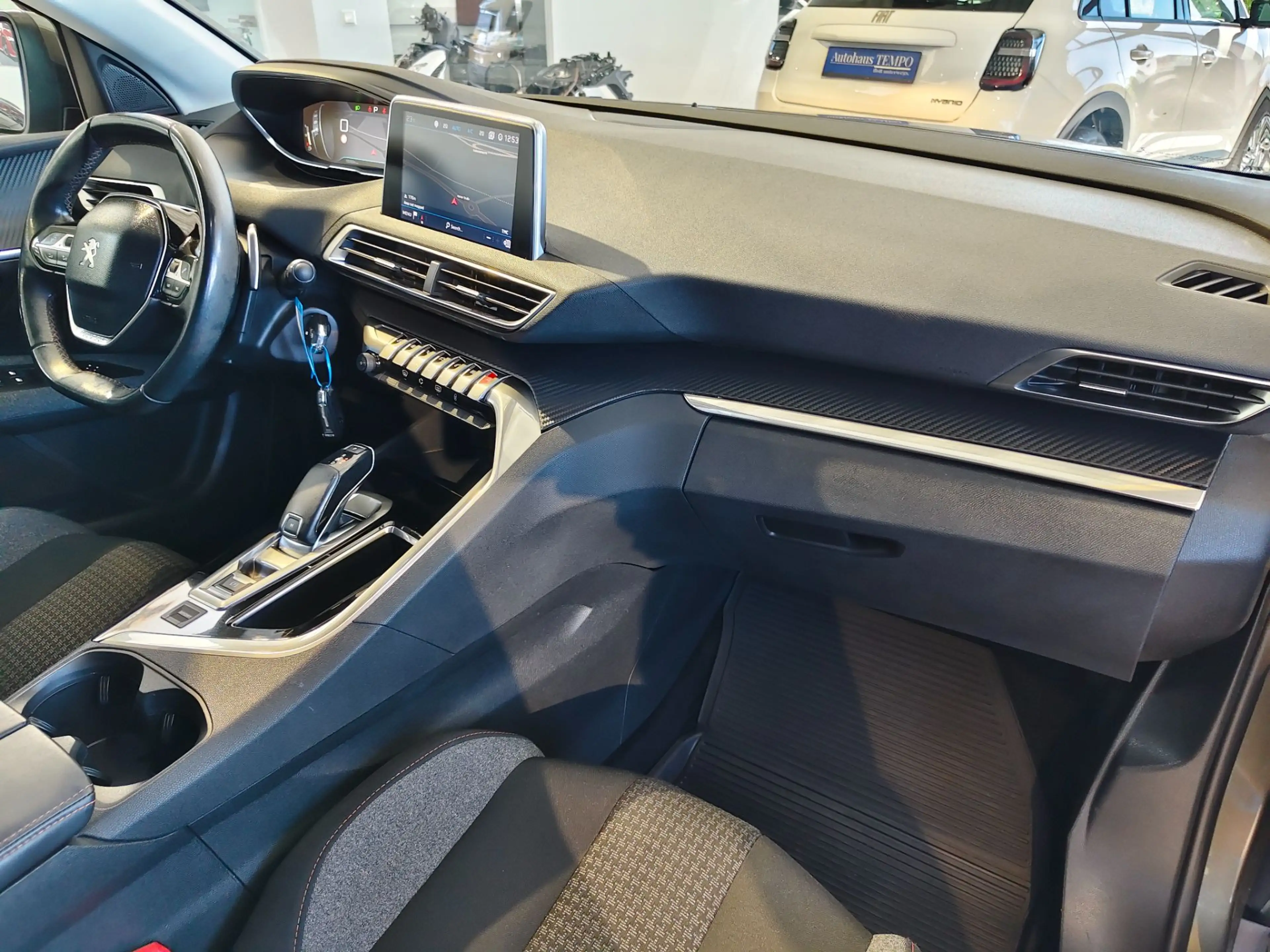 Peugeot 3008 1,6 BlueHDi 120 S&S EAT6 Active — photo 12