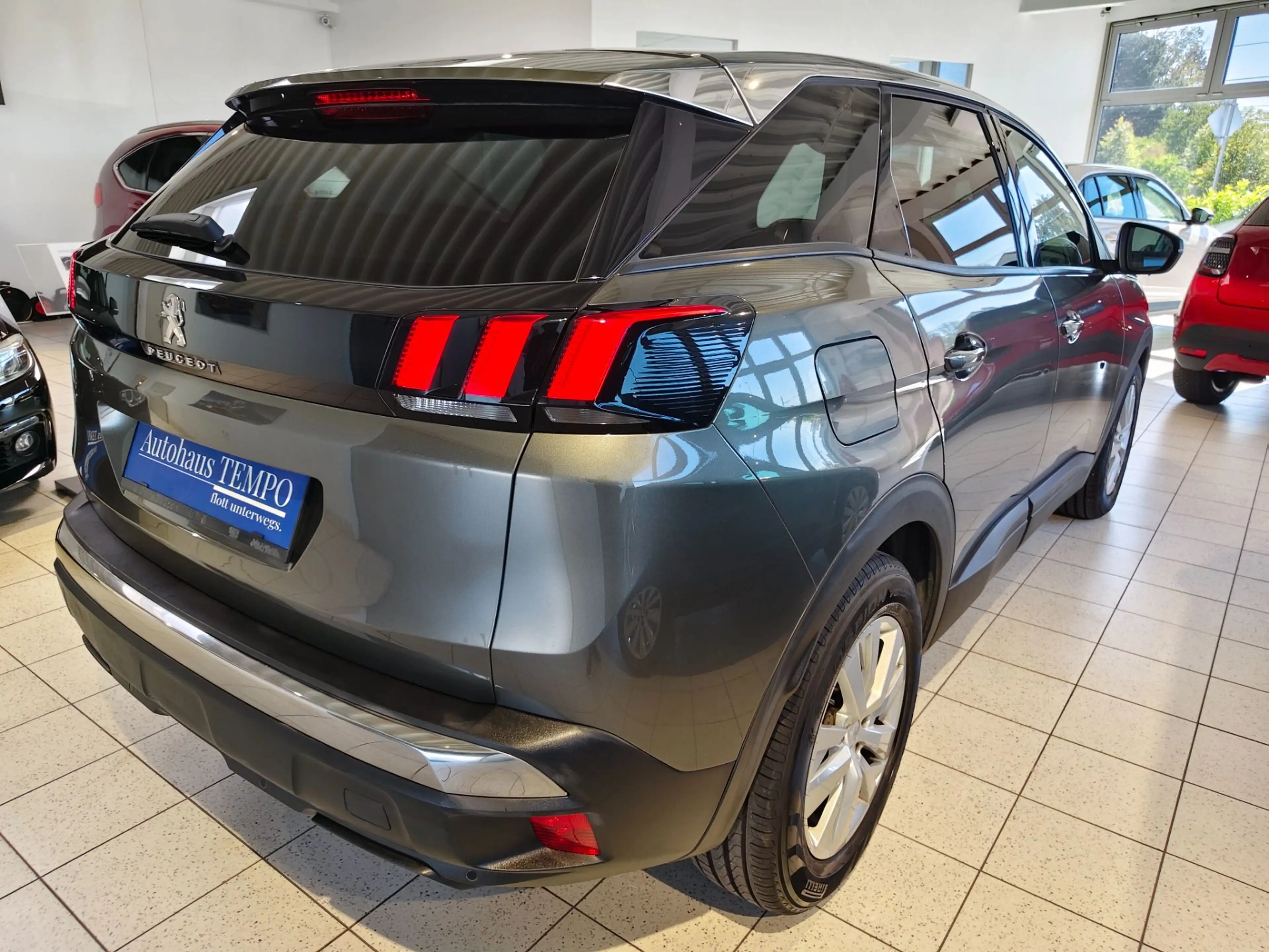 Peugeot 3008 1,6 BlueHDi 120 S&S EAT6 Active — photo 10
