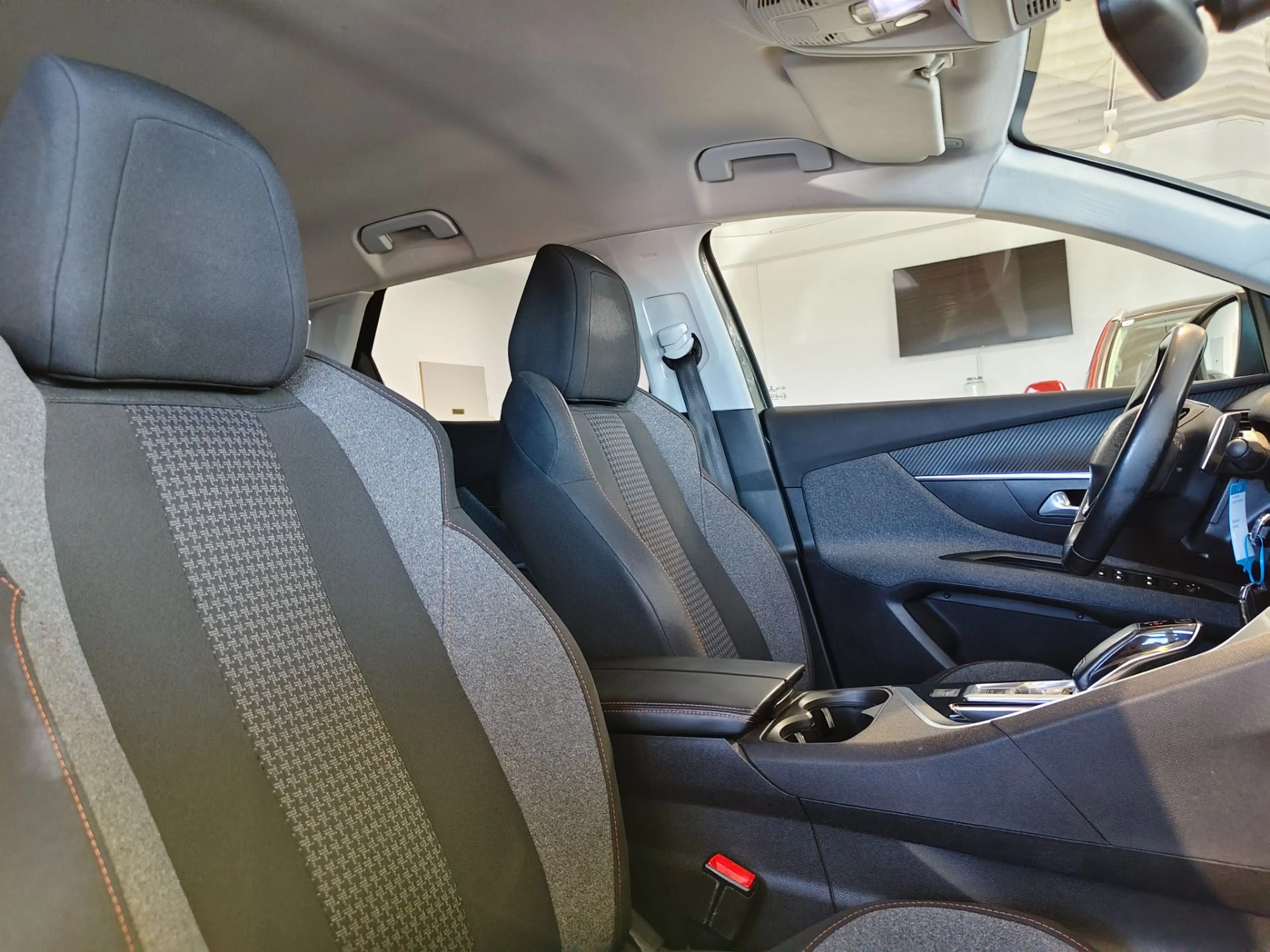 Peugeot 3008 1,6 BlueHDi 120 S&S EAT6 Active — photo 13