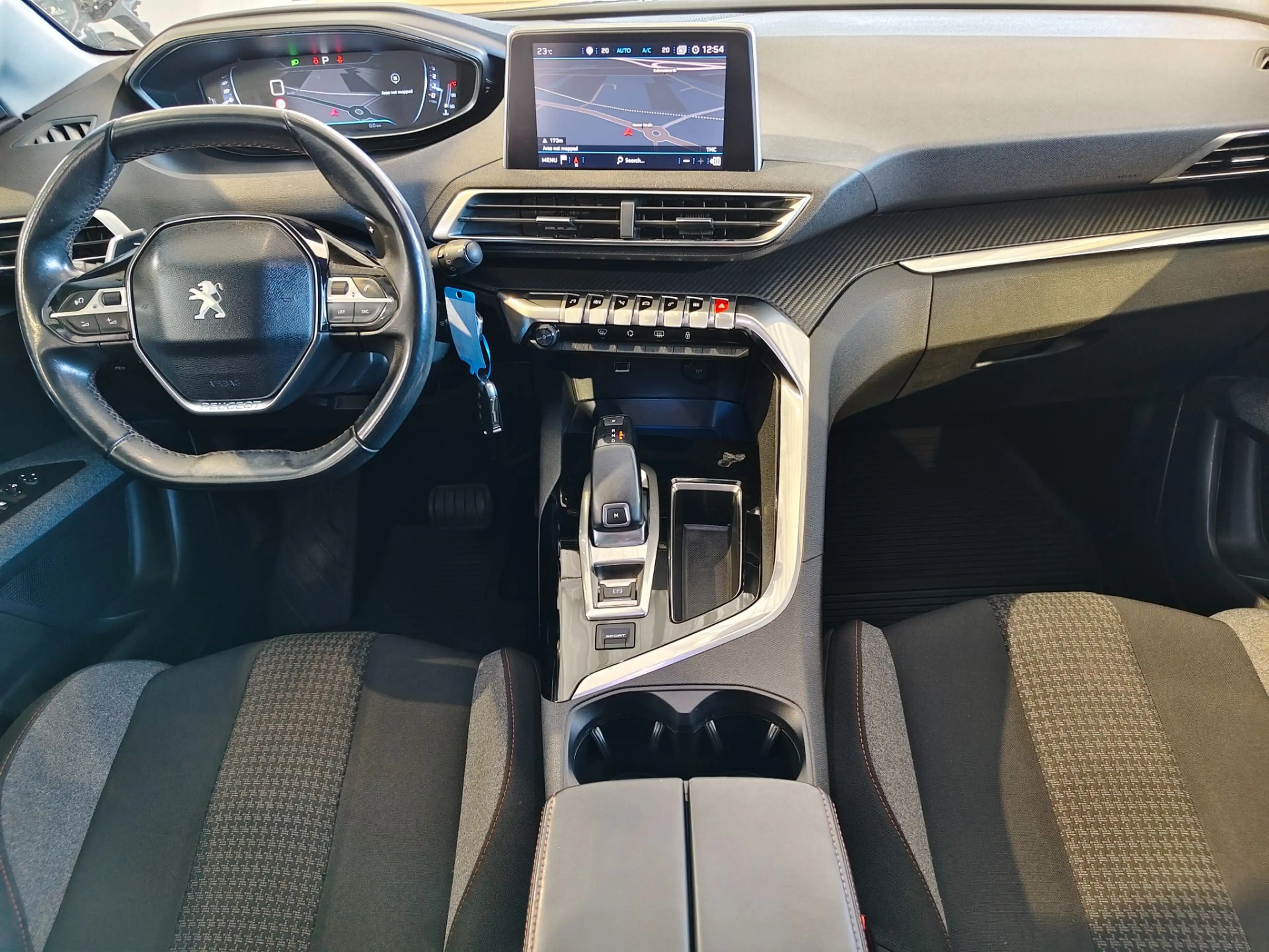 Peugeot 3008 1,6 BlueHDi 120 S&S EAT6 Active — photo 14
