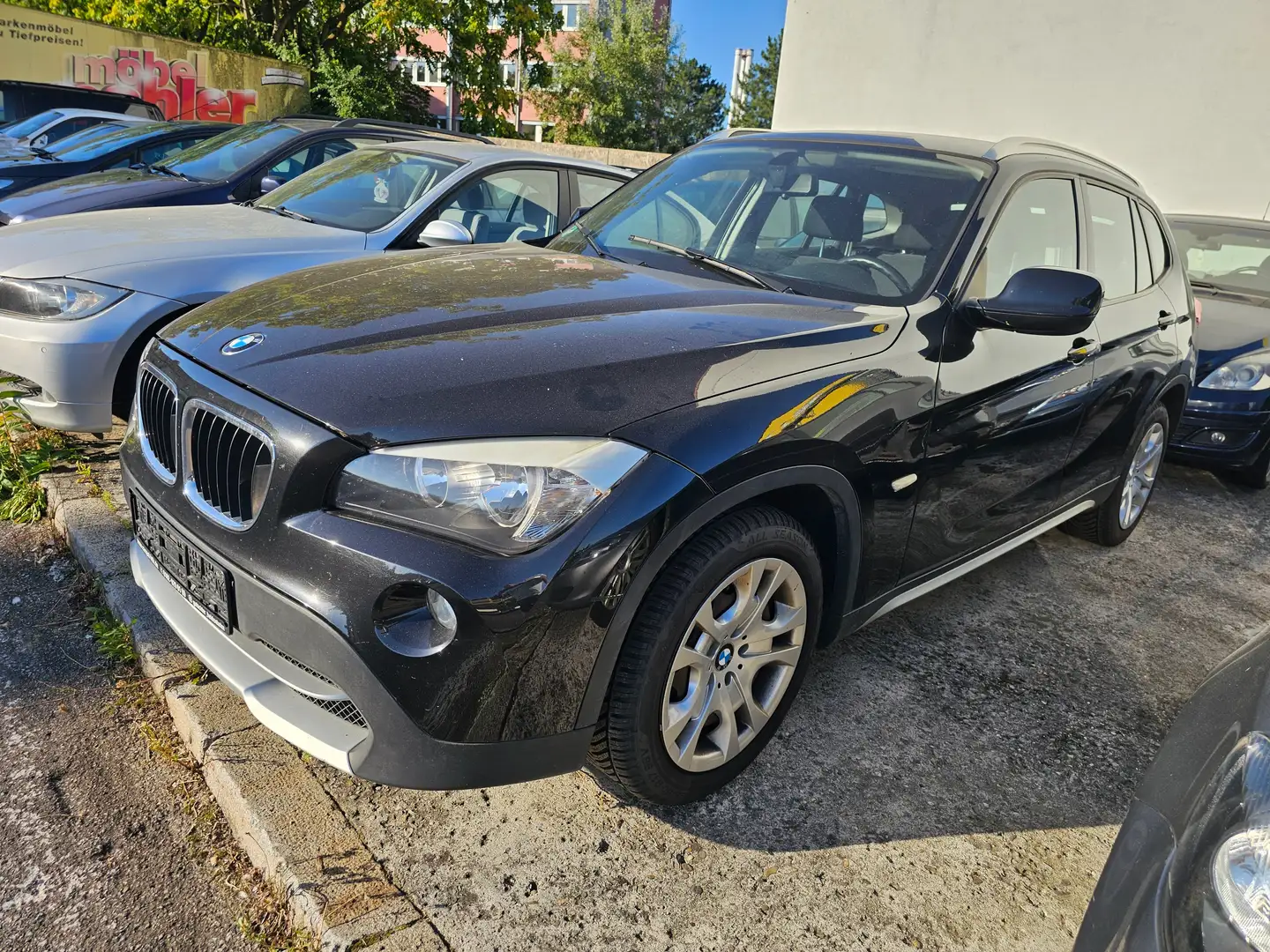 BMW X1 sDrive18i Aut. Černá - 1