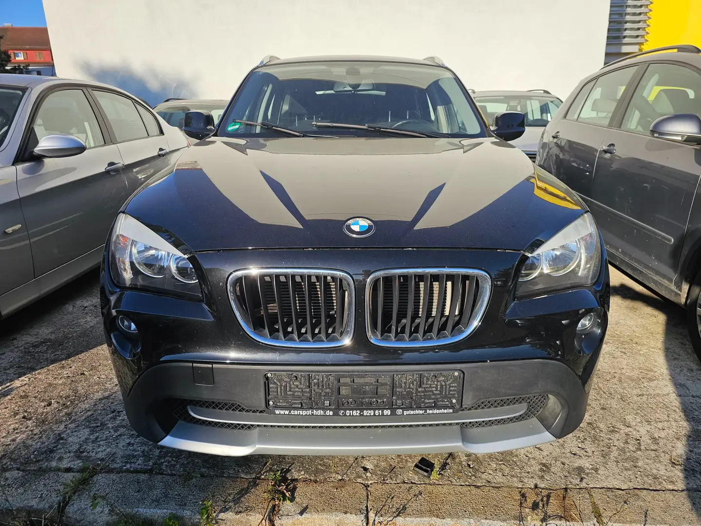 BMW X1 sDrive18i Aut. Schwarz - 2