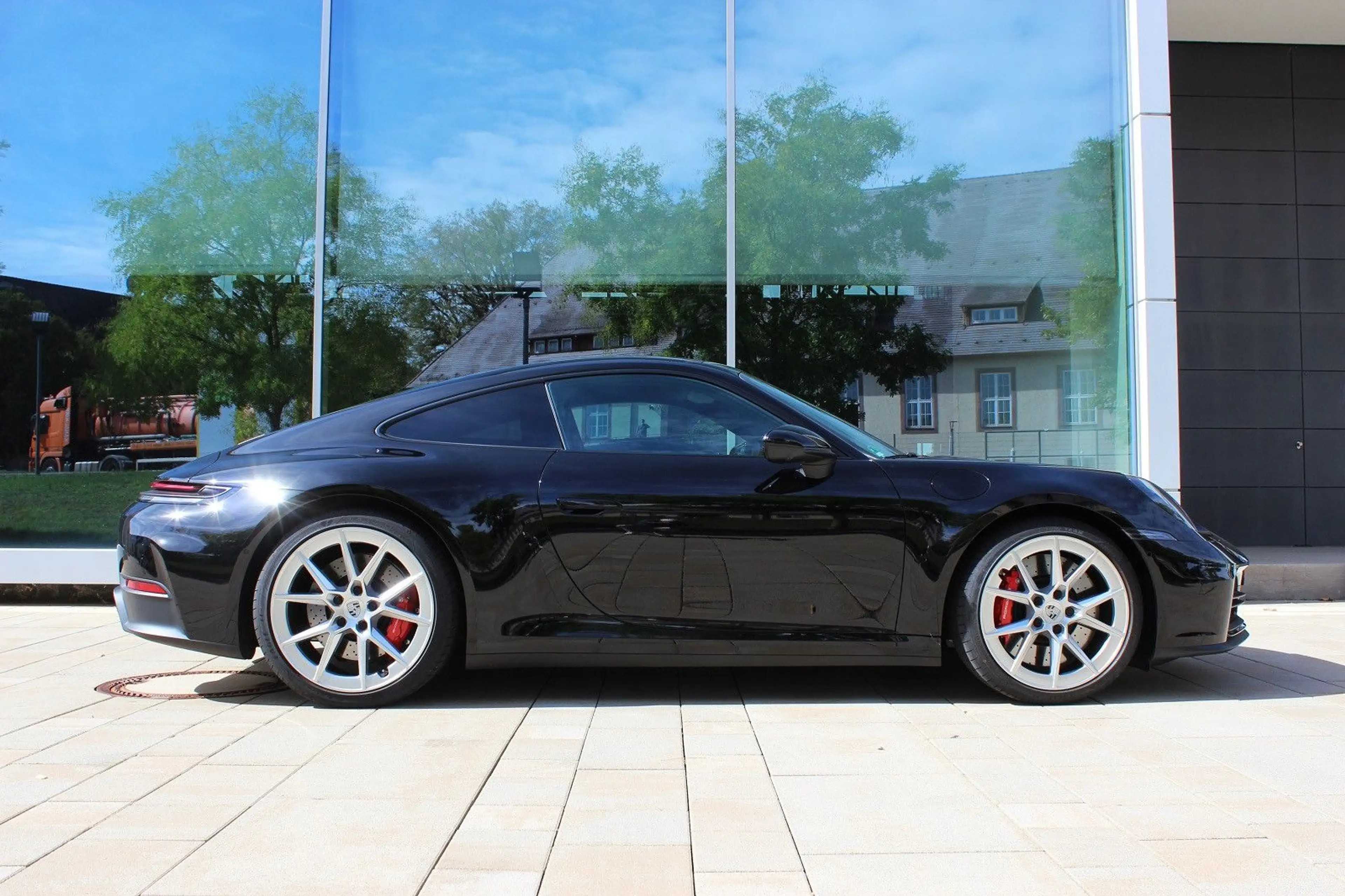 Porsche 992 .2 Carrera 4S PDK | Exclusive | SAGA | 1.Hand — photo 2