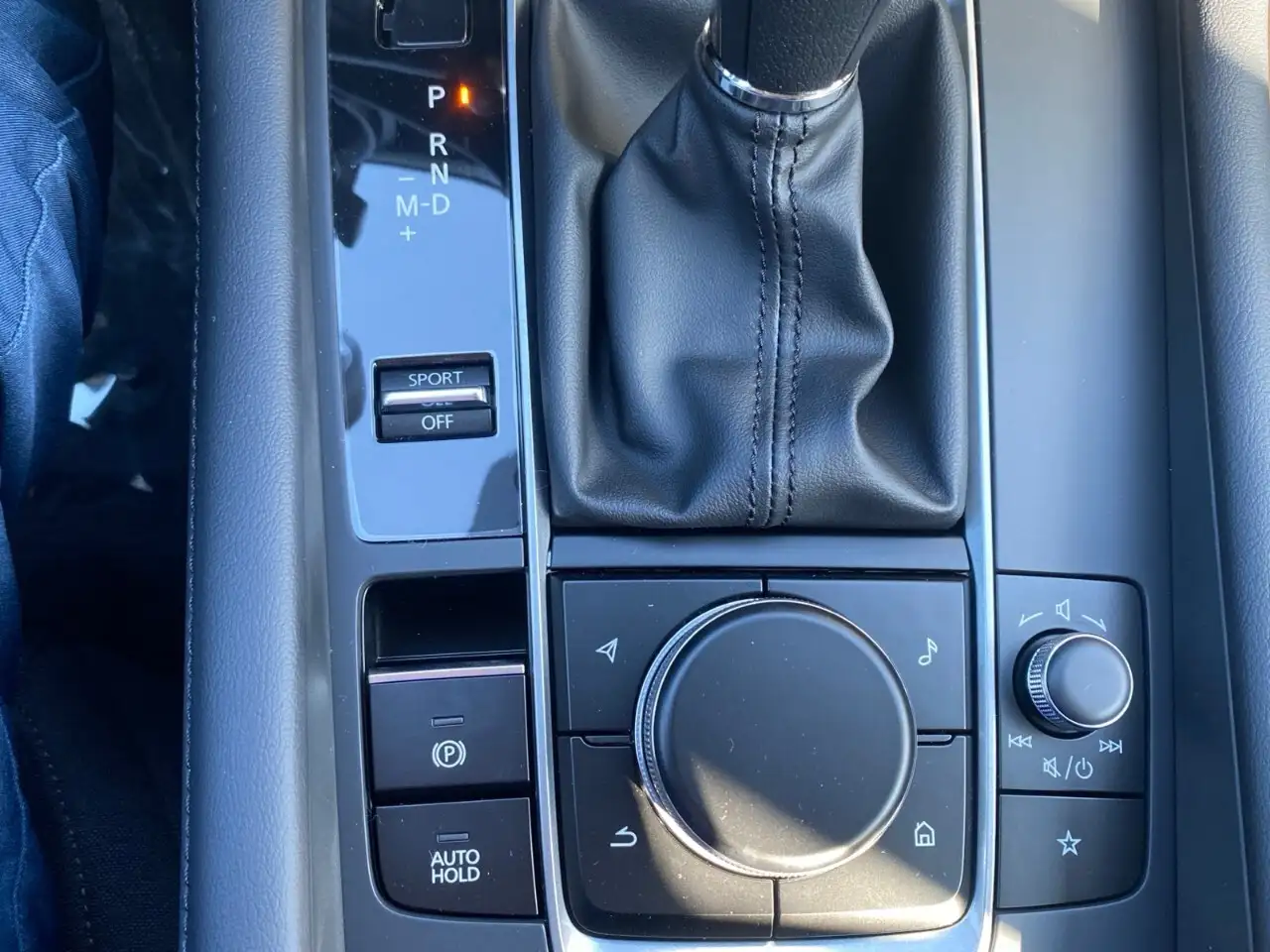 Mazda 3 снимка Mazda 3