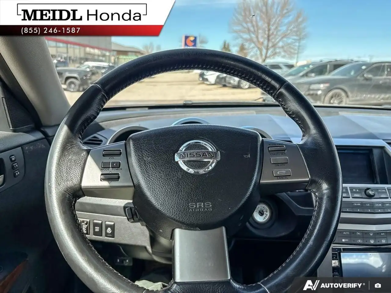 Nissan Maxima снимка Nissan Maxima