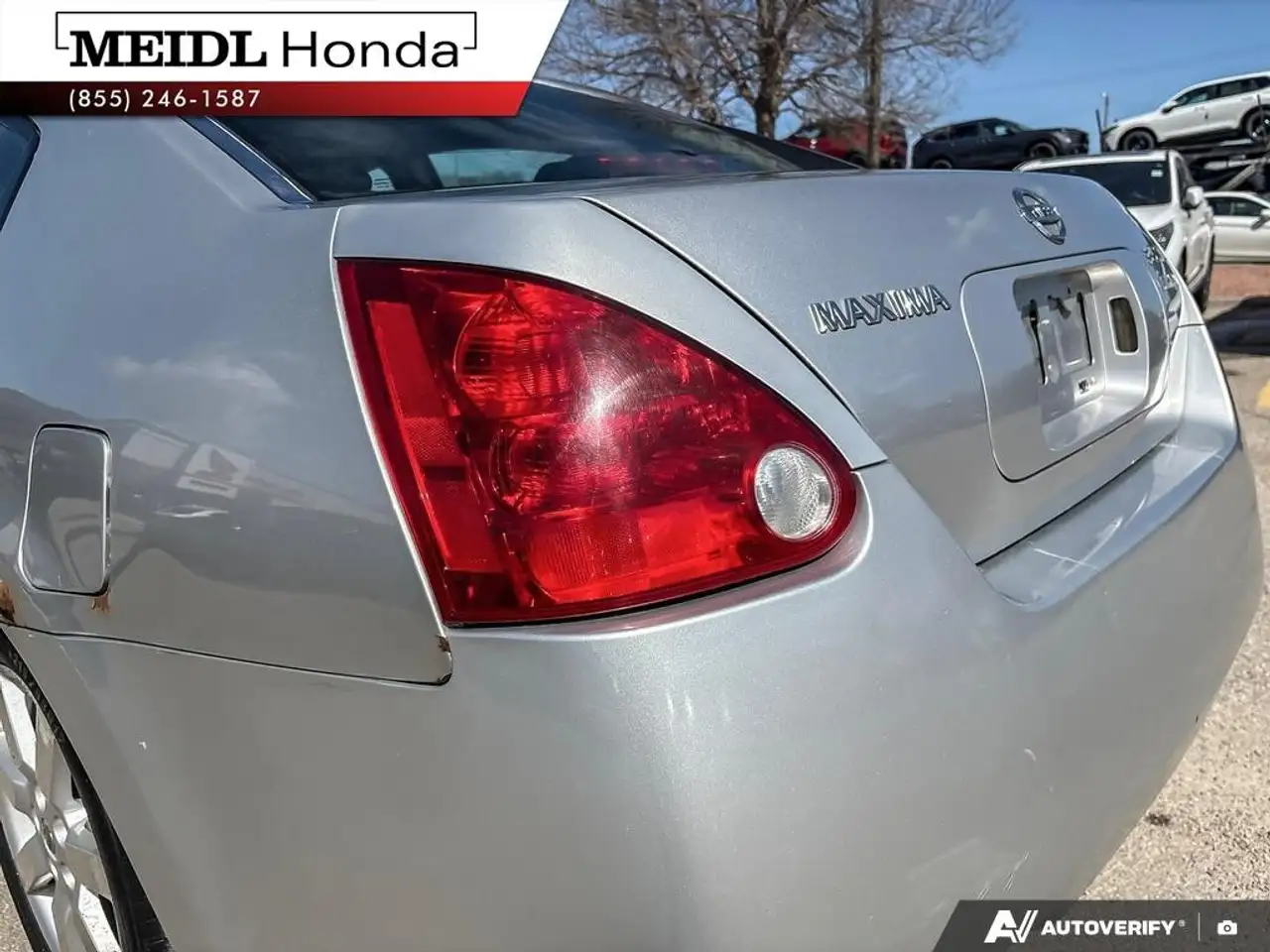 Nissan Maxima снимка Nissan Maxima